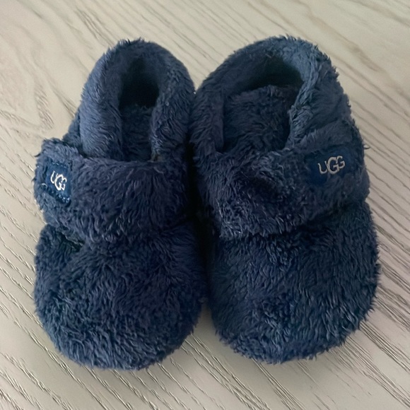 Ugg booties, sz 2-3 - Picture 1 of 3